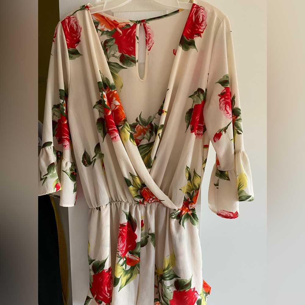 Large romper, white with flowers